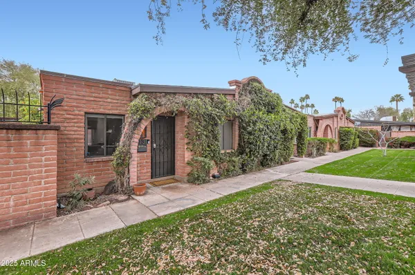 $313,000 | 3002 North 32nd Street, Unit 13, Phoenix, AZ 85018