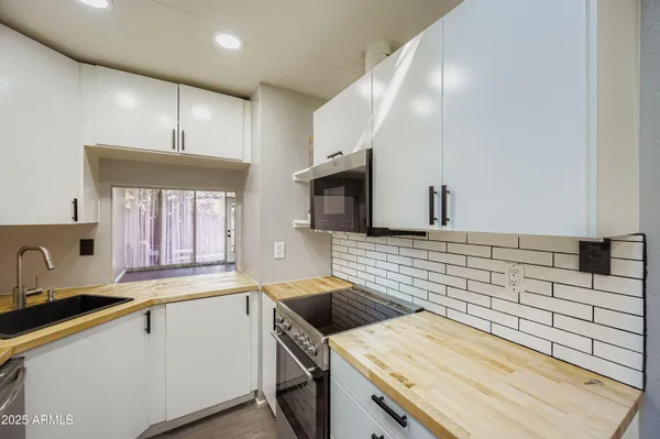 $313,000 | 3002 North 32nd Street, Unit 13, Phoenix, AZ 85018