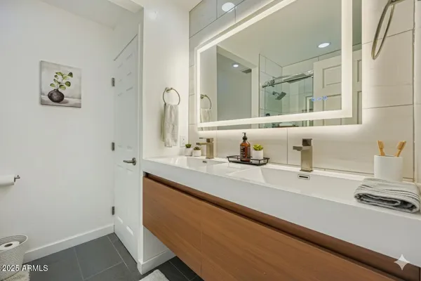 $313,000 | 3002 North 32nd Street, Unit 13, Phoenix, AZ 85018