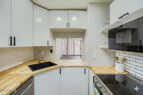 $313,000 | 3002 North 32nd Street, Unit 13, Phoenix, AZ 85018