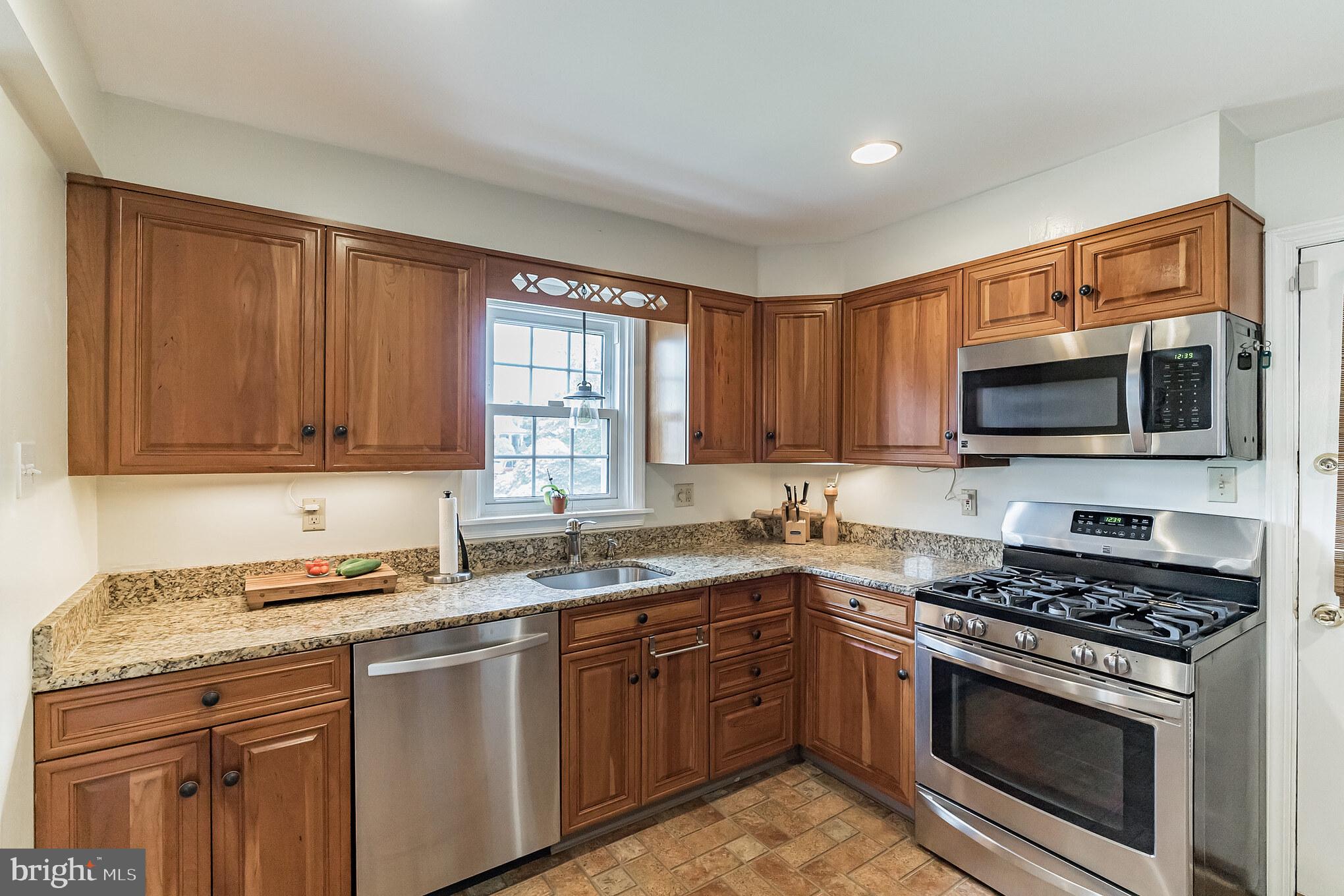 927 Sara Drive Springfield, PA 19064 - Photo 17 of 44