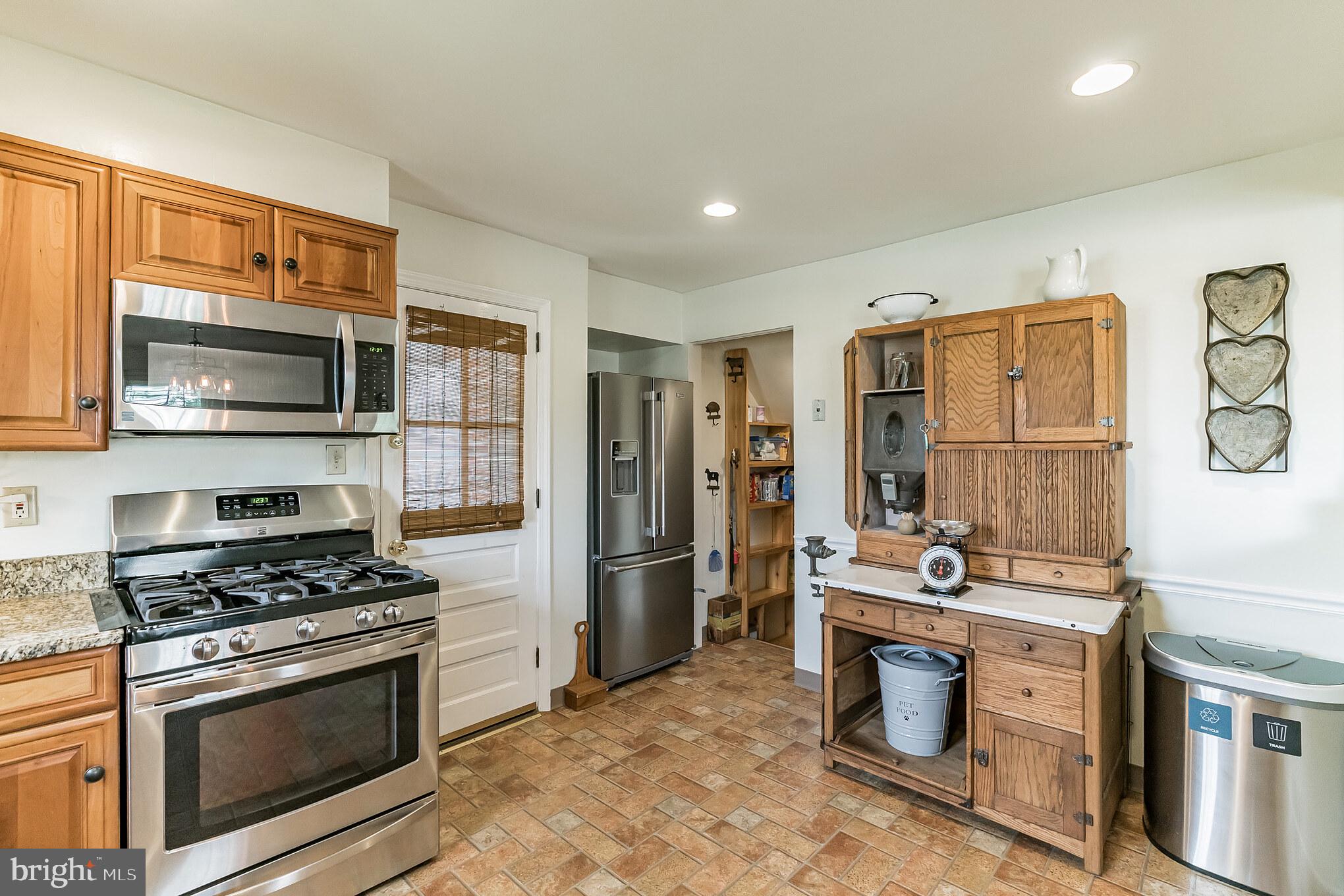 927 Sara Drive Springfield, PA 19064 - Photo 21 of 44