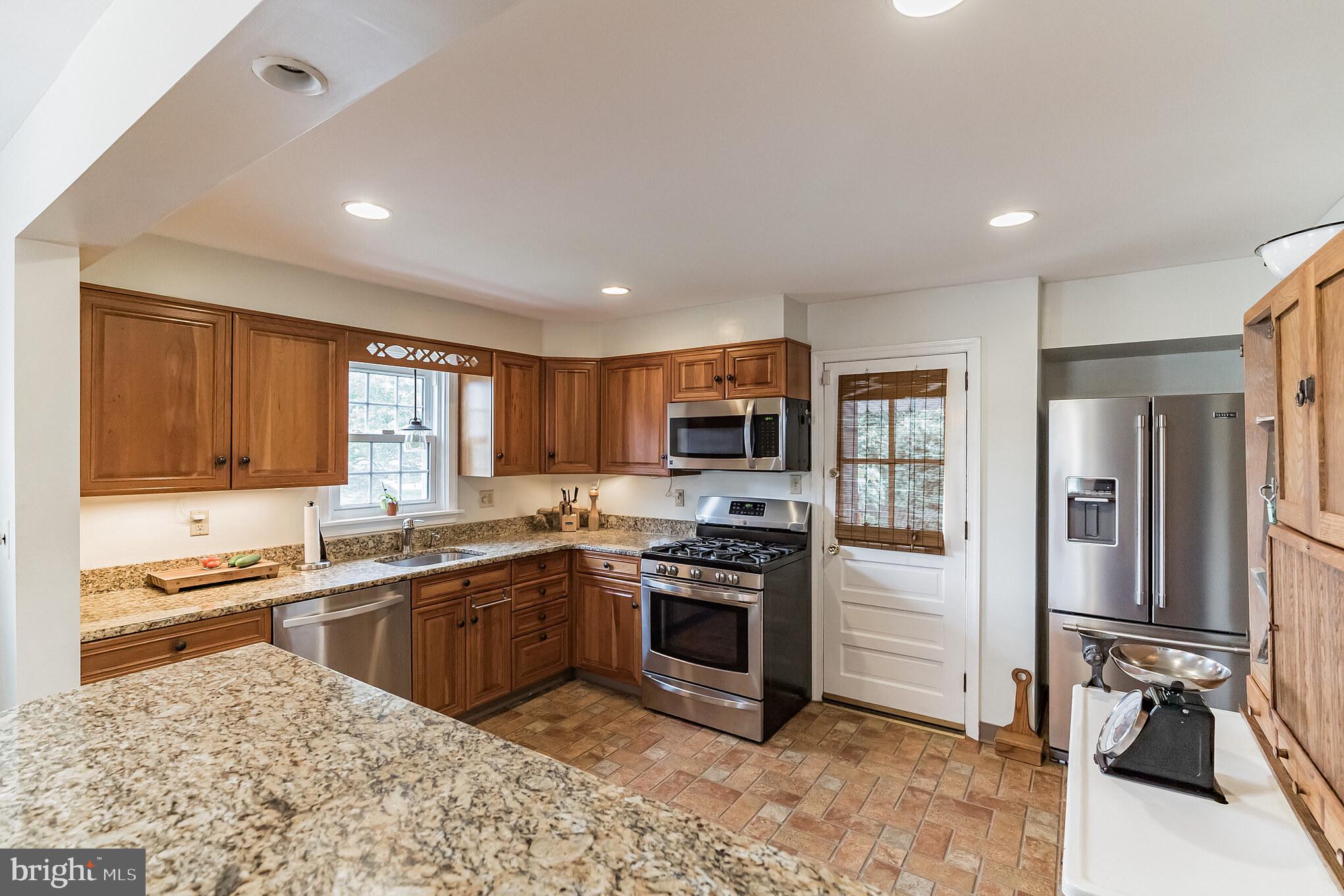 927 Sara Drive Springfield, PA 19064 - Photo 23 of 44