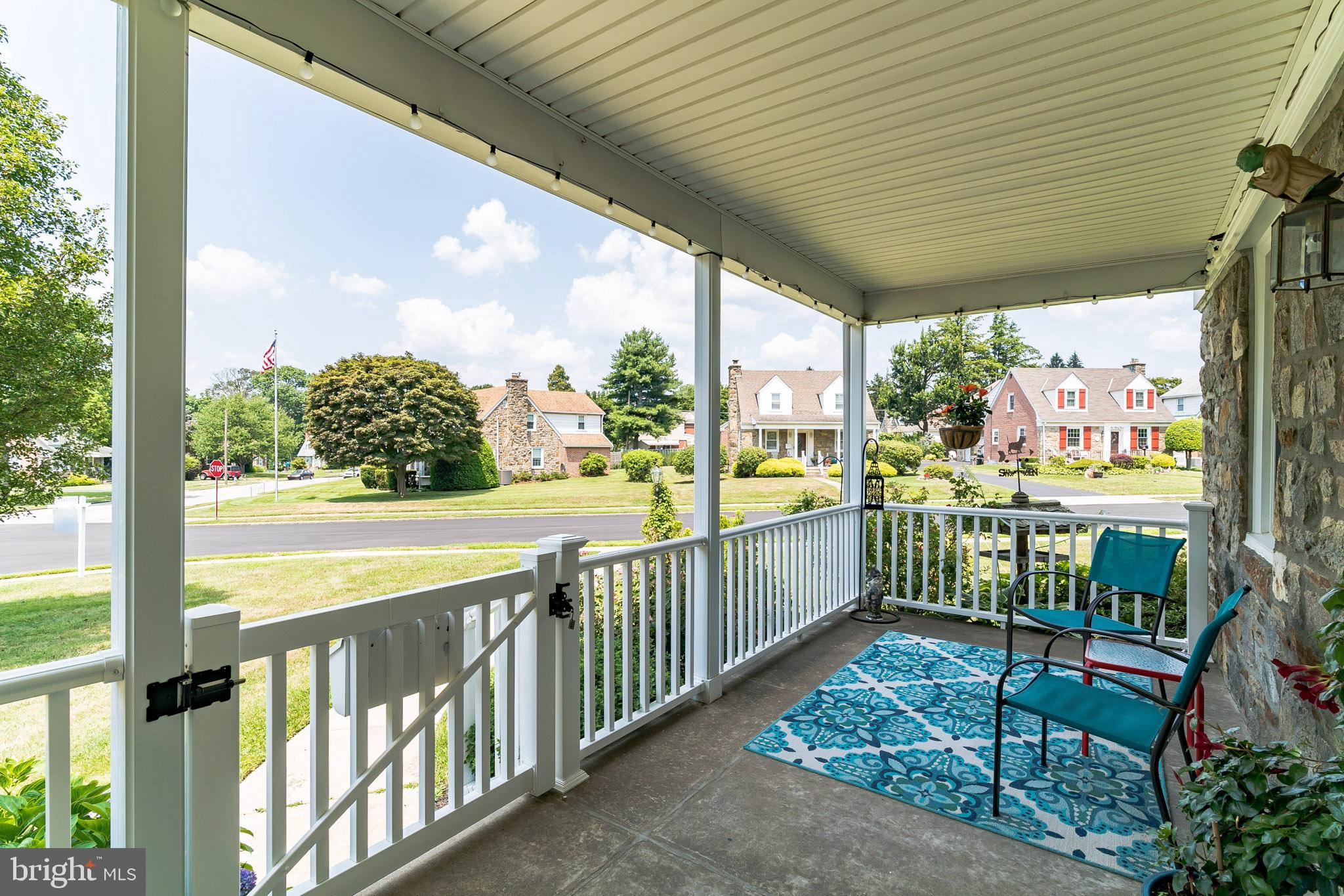 927 Sara Drive Springfield, PA 19064 - Photo 4 of 44