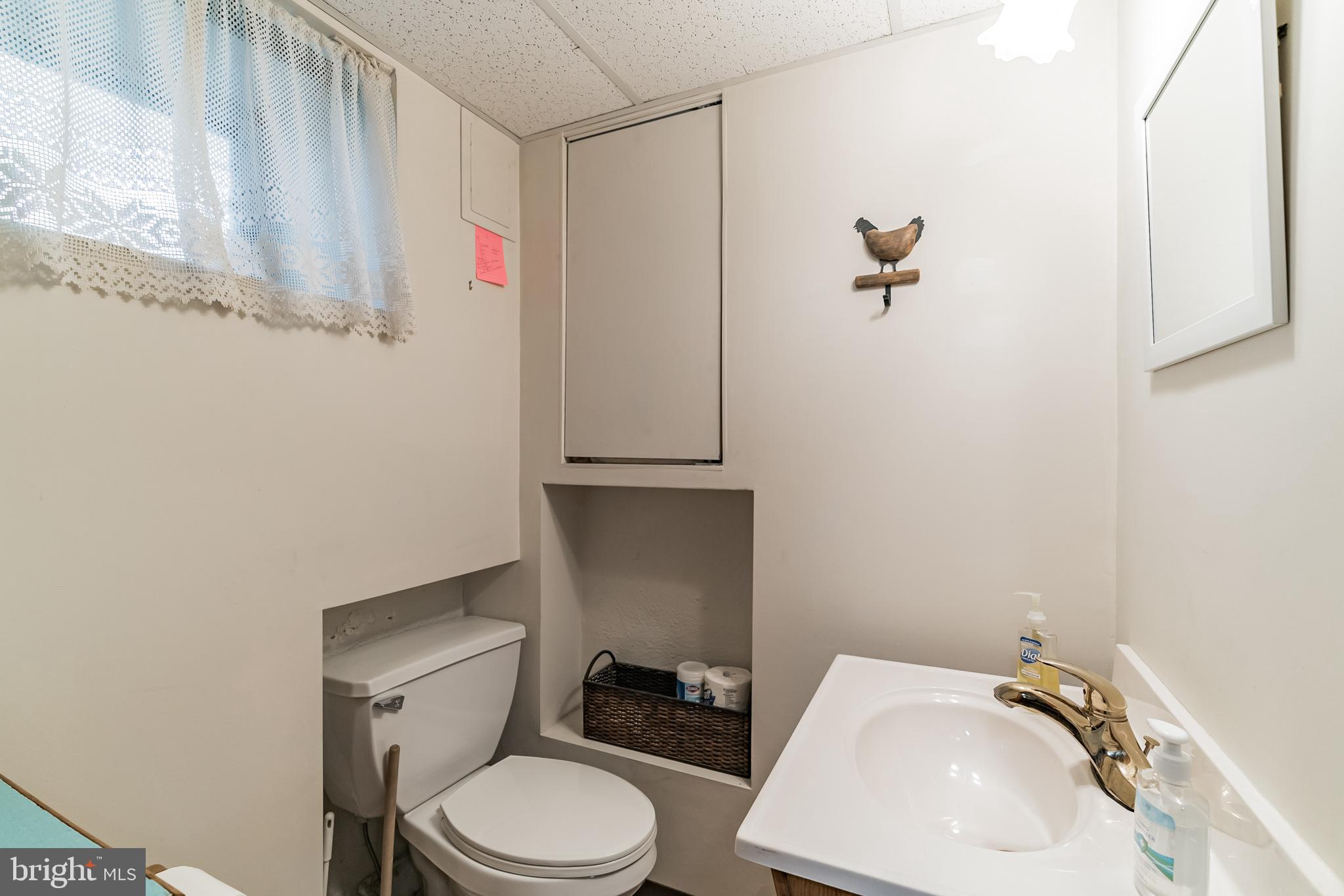 927 Sara Drive Springfield, PA 19064 - Photo 35 of 44