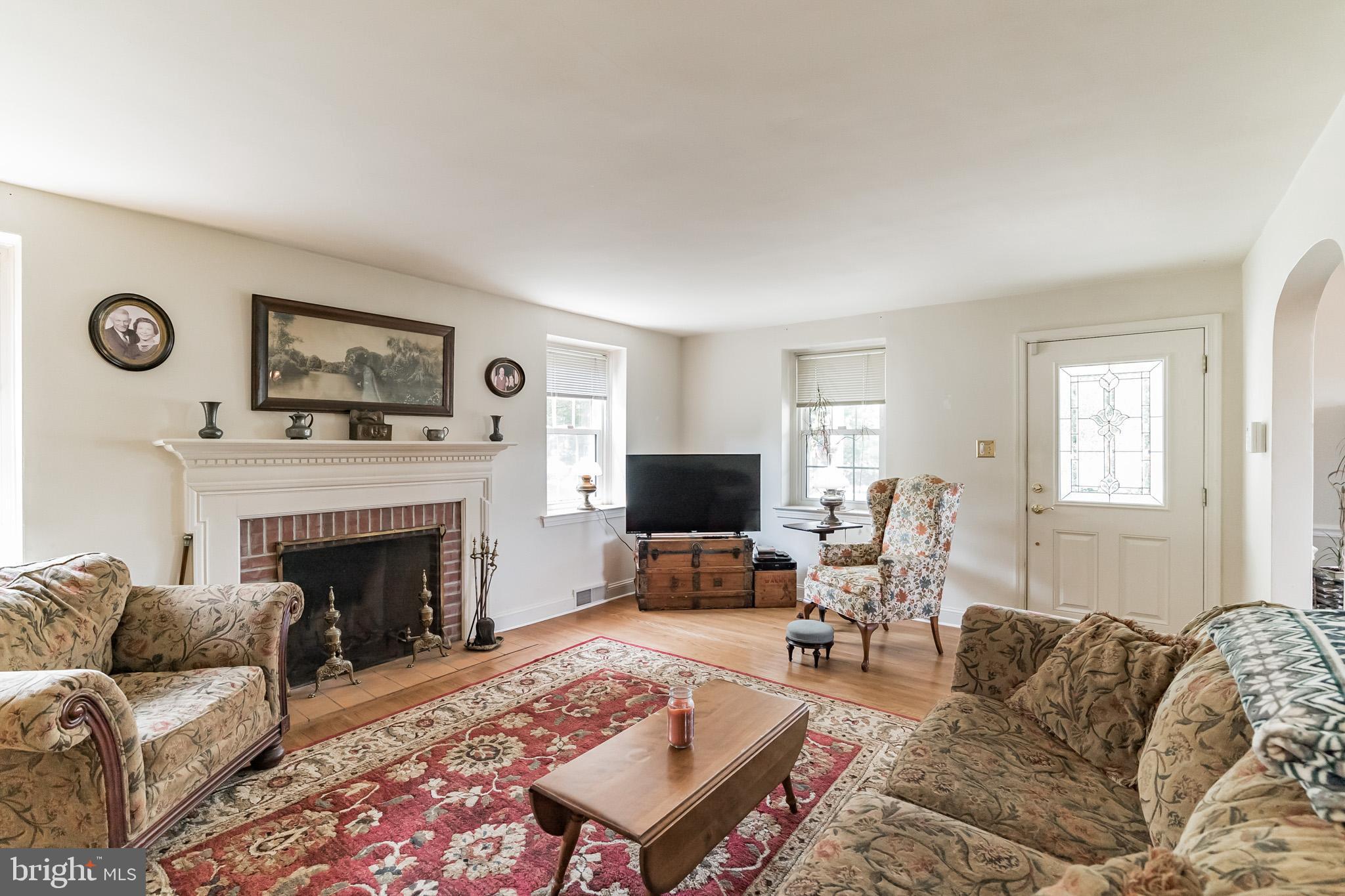 927 Sara Drive Springfield, PA 19064 - Photo 8 of 44