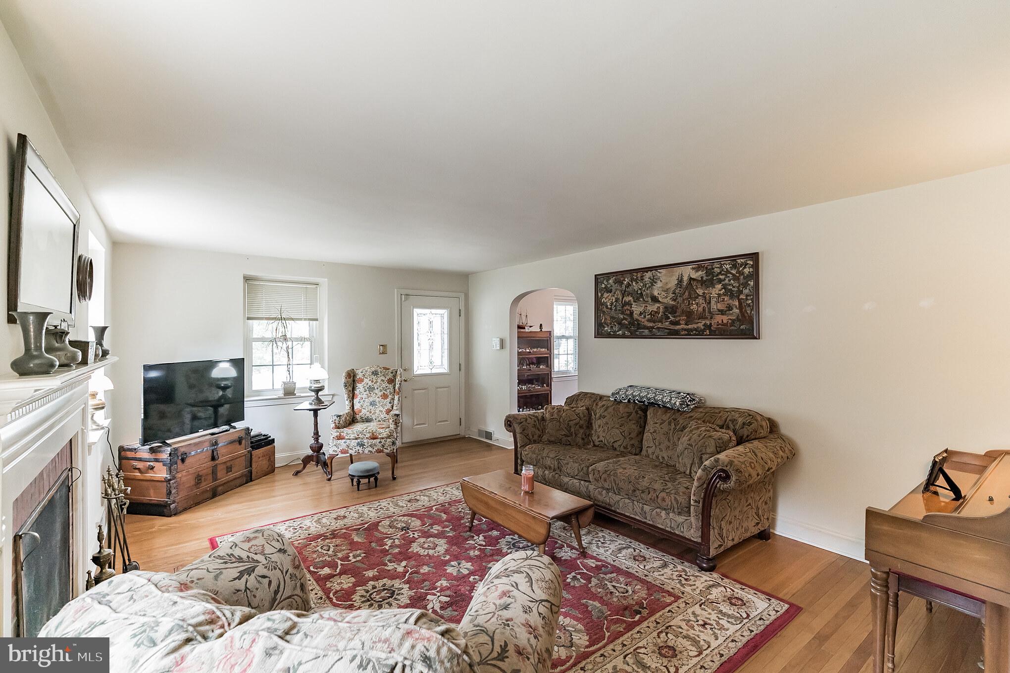 927 Sara Drive Springfield, PA 19064 - Photo 9 of 44