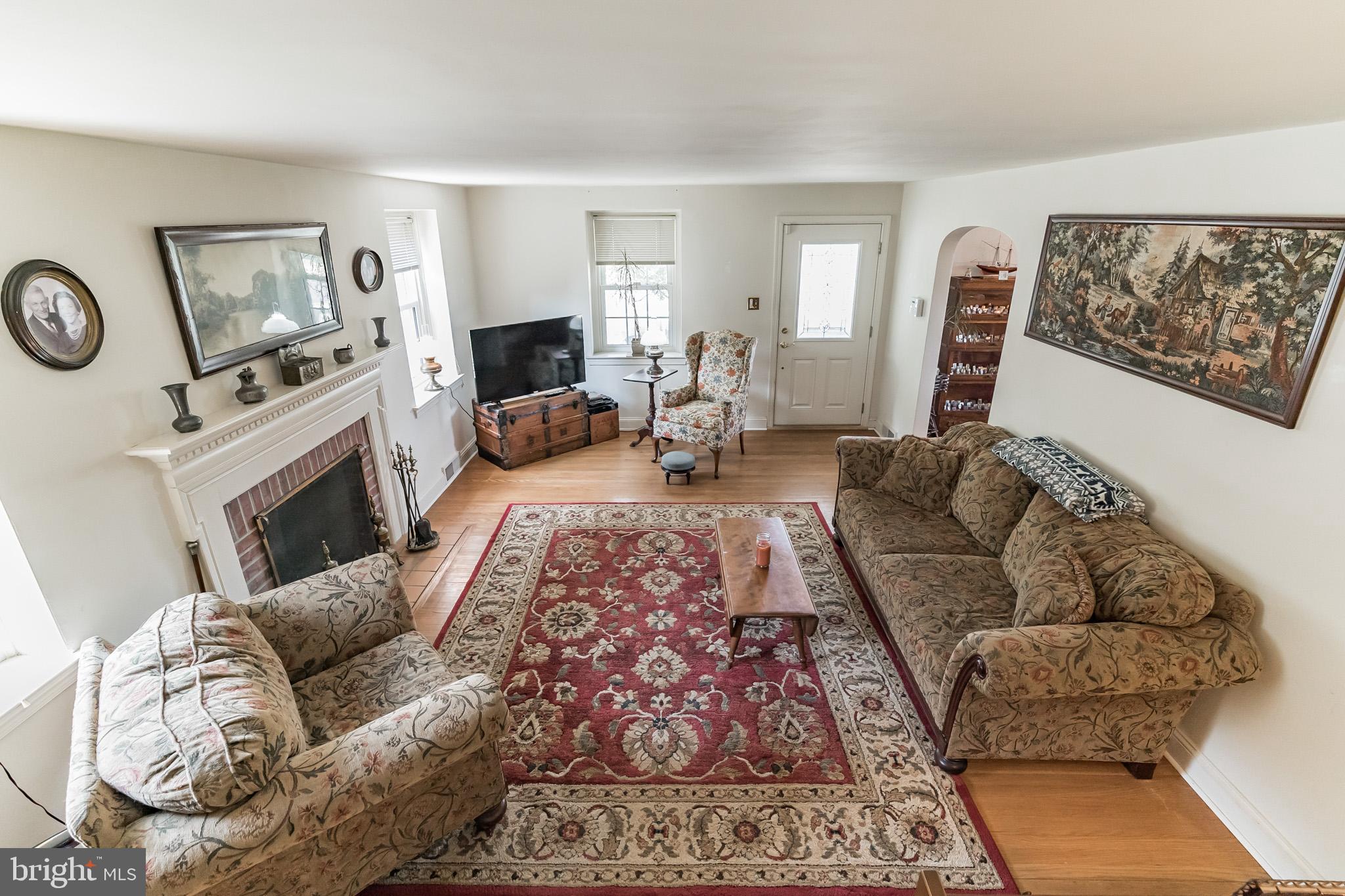 927 Sara Drive Springfield, PA 19064 - Photo 10 of 44