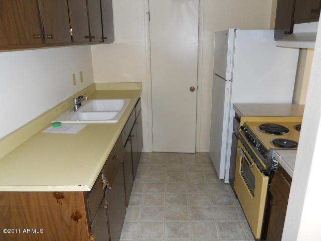 4049 West Palomino Road Phoenix, AZ 85019 - Photo 4 of 5 x