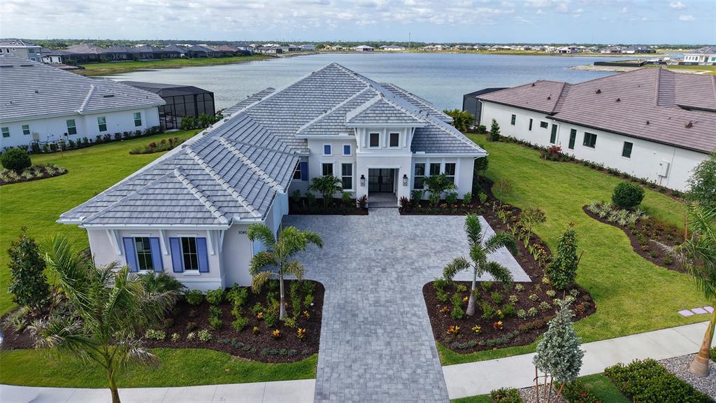 1046 Blue Shell Loop Sarasota, FL 34240 - Photo 3 of 14