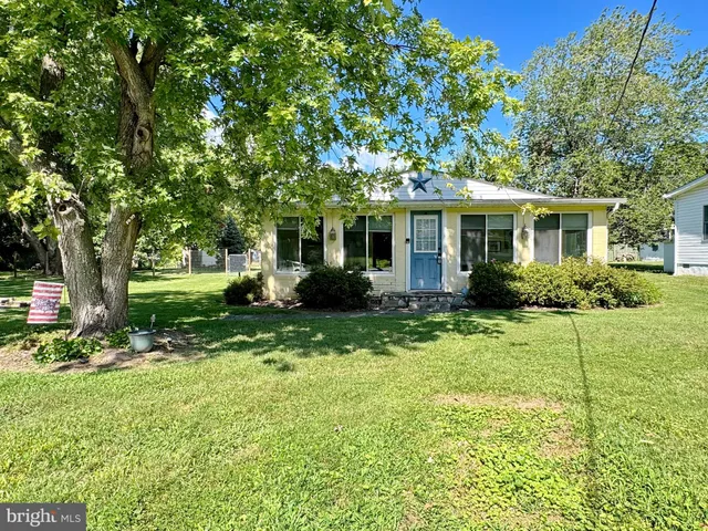 $260,000 | 18117 Piedmont Drive, Cobb Island, MD 20625