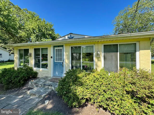 $260,000 | 18117 Piedmont Drive, Cobb Island, MD 20625