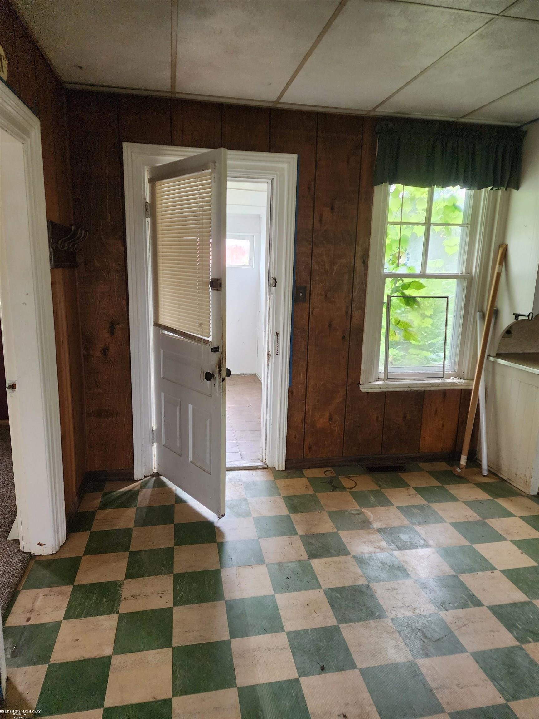18075 21 Mile Road Macomb, MI 48044 - Photo 9 of 30 50121303-8.JPG