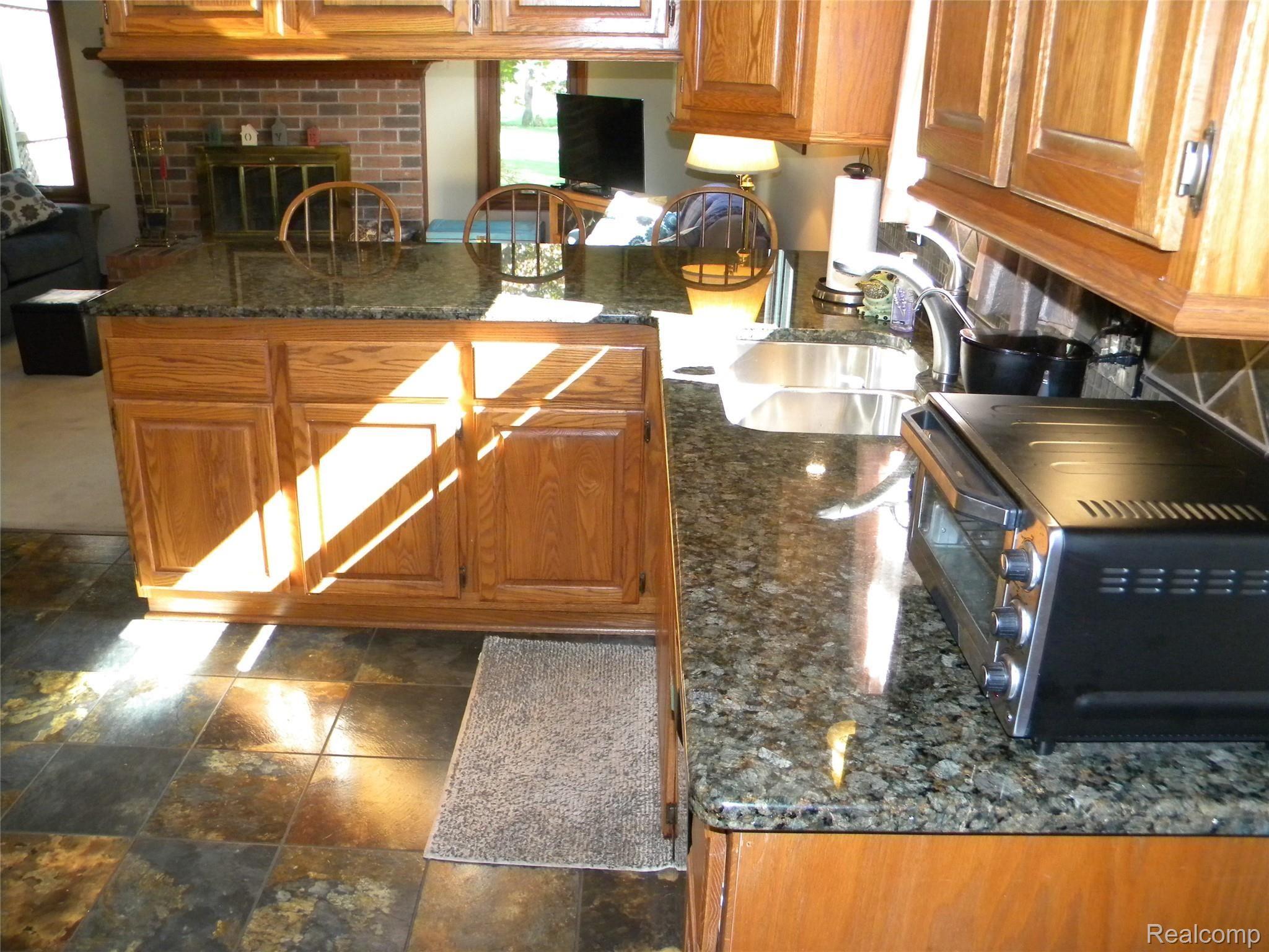 3715 Hazelton Avenue Rochester, MI 48307 - Photo 40 of 52 DSCN5146.JPG