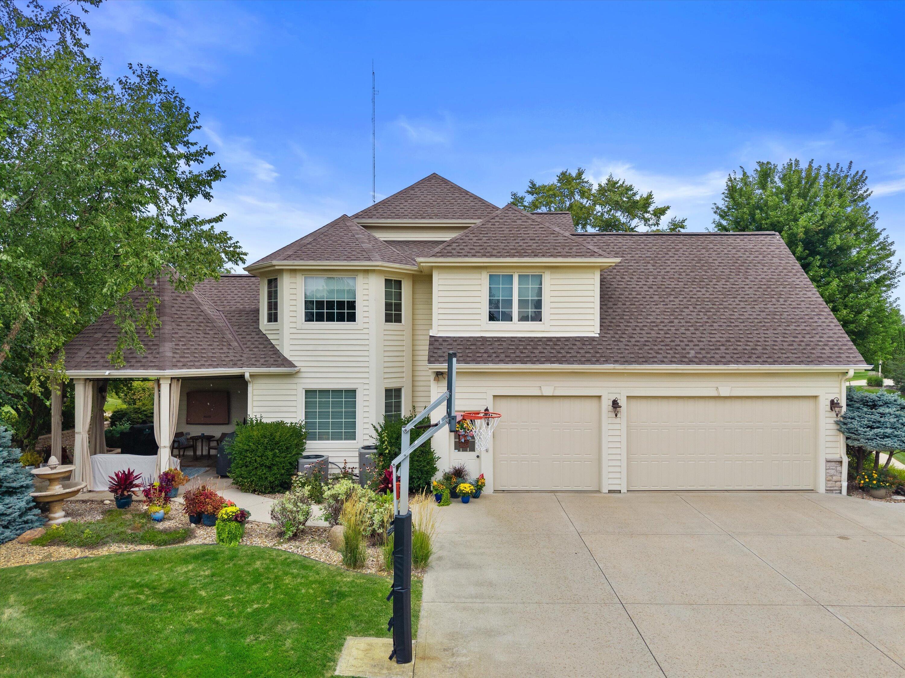 264 Steeple Pointe Circle Delafield, WI 53018 - Photo 87 of 120 Side of home
