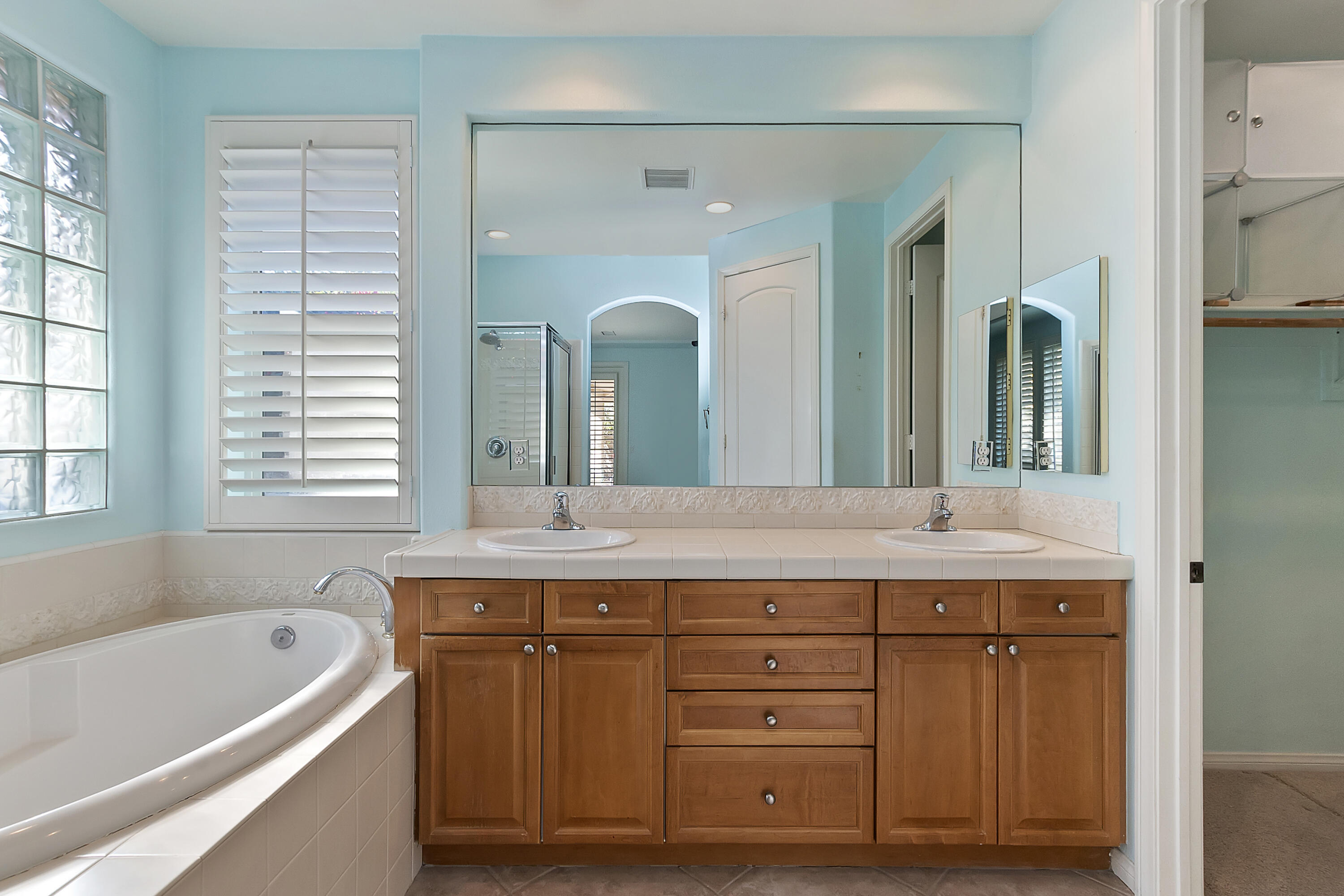 198 Via San Lucia Rancho Mirage, CA 92270 - Photo 21 of 43 Master Bath