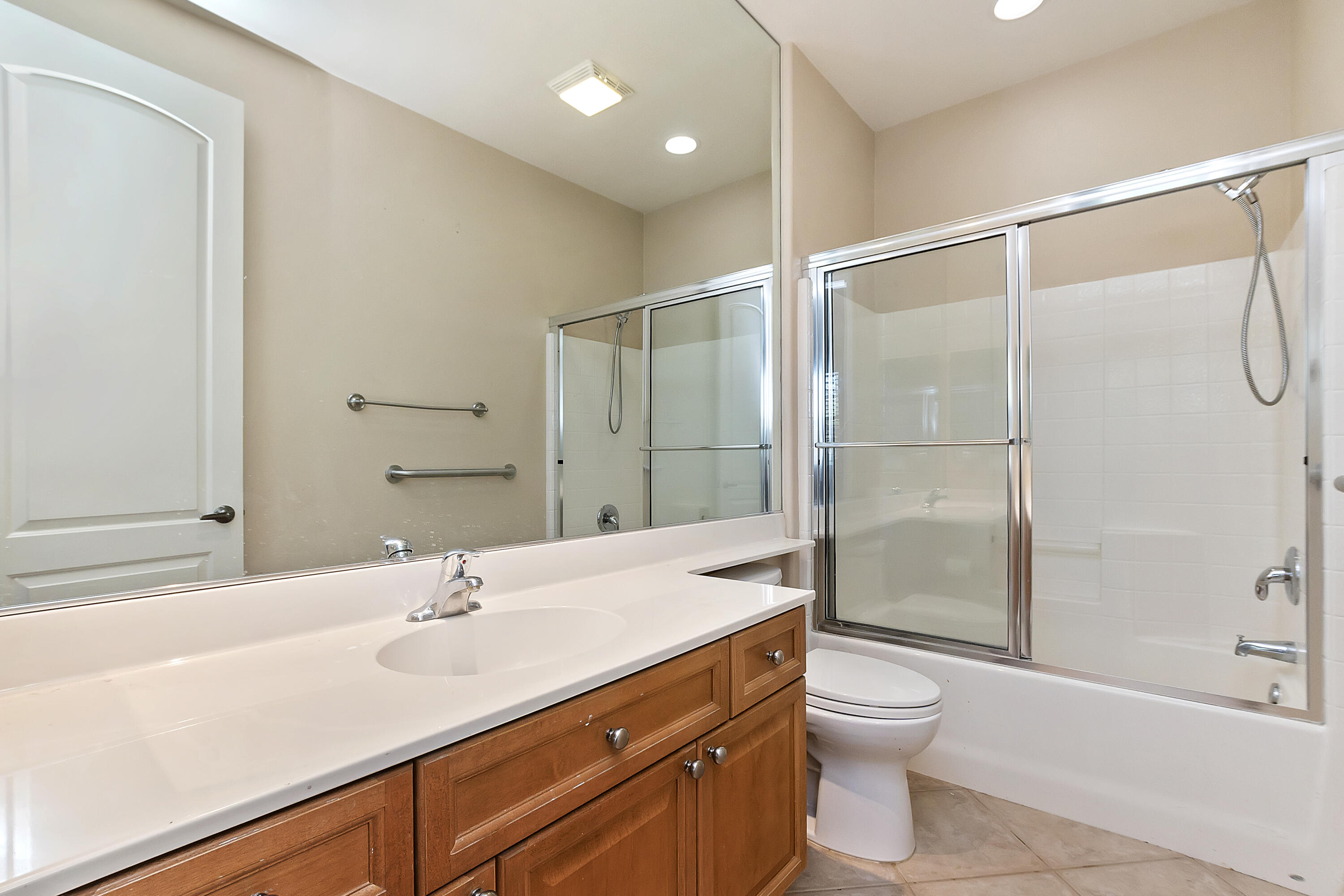 198 Via San Lucia Rancho Mirage, CA 92270 - Photo 24 of 43 2nd Master Bath