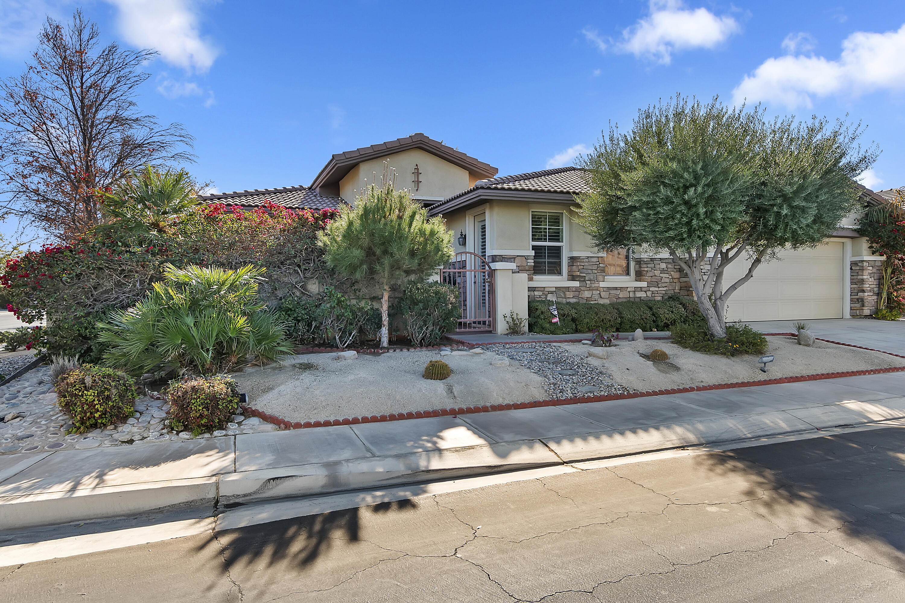198 Via San Lucia Rancho Mirage, CA 92270 - Photo 3 of 43 Front View