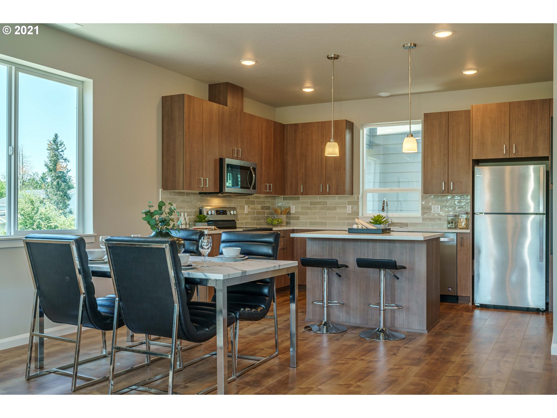 6096 Southeast Woodstock Boulevard Portland, OR 97206 - Photo 13 of 32