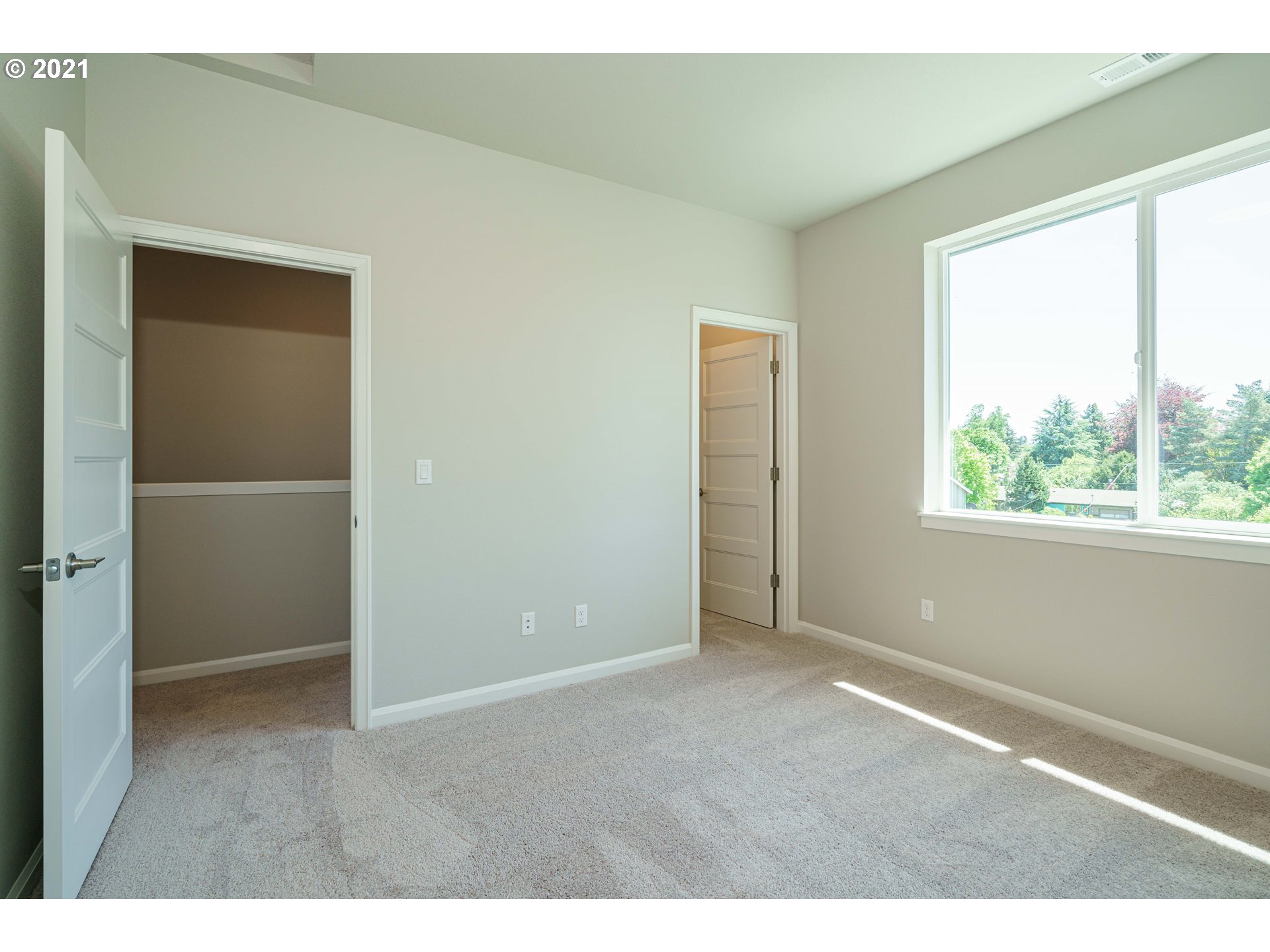 6096 Southeast Woodstock Boulevard Portland, OR 97206 - Photo 23 of 32