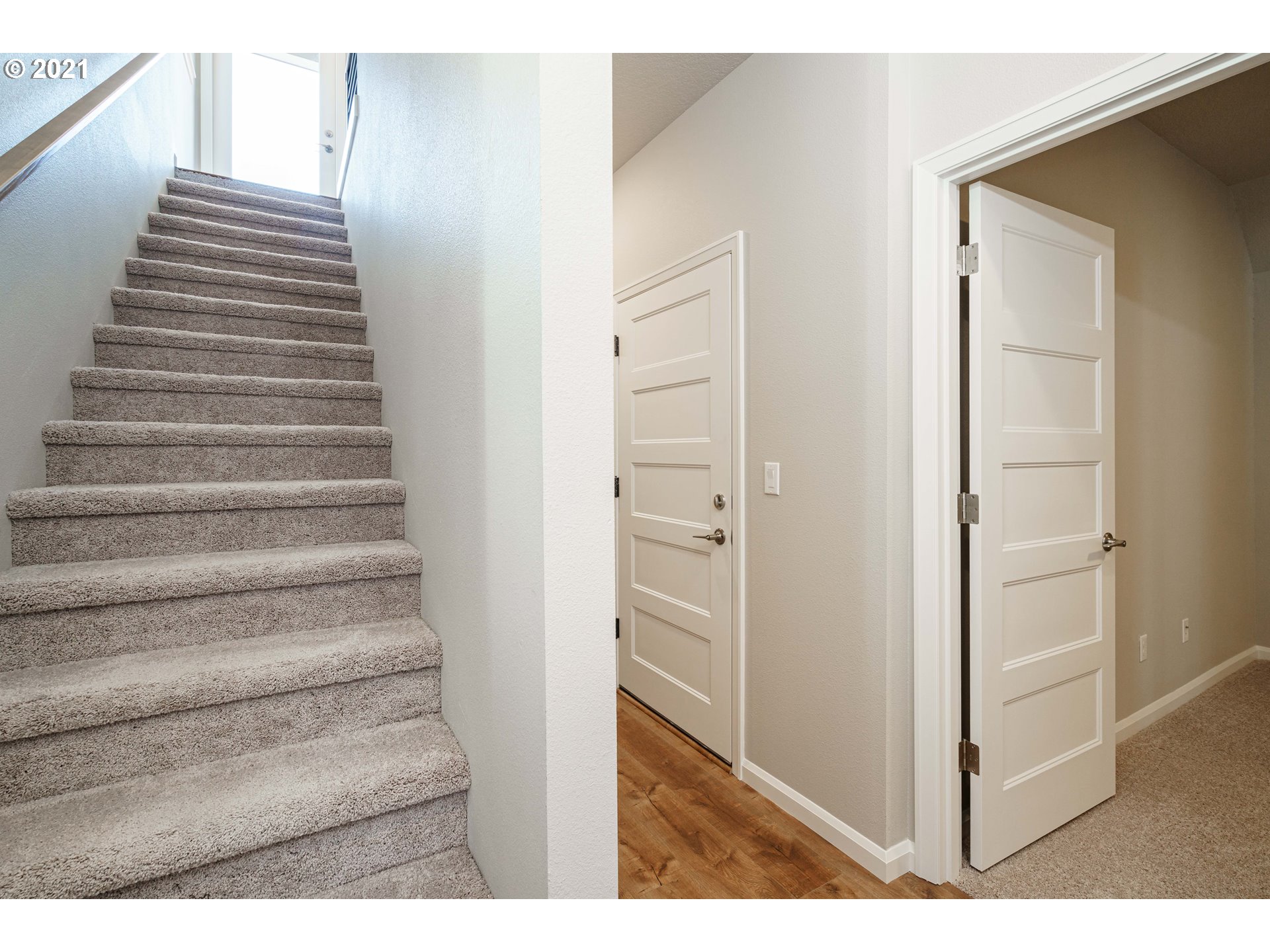 6096 Southeast Woodstock Boulevard Portland, OR 97206 - Photo 4 of 32