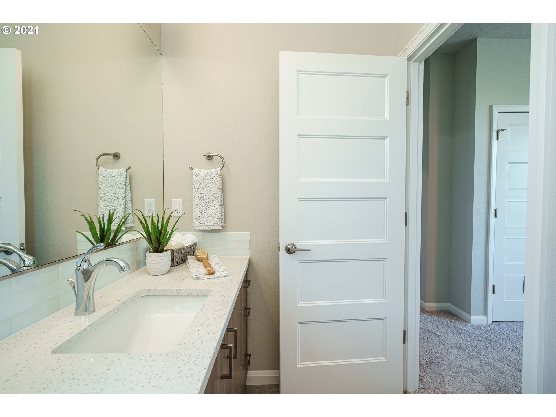 6096 Southeast Woodstock Boulevard Portland, OR 97206 - Photo 31 of 32