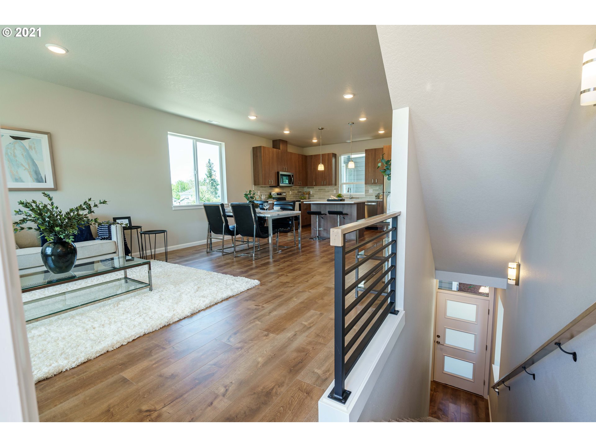 6096 Southeast Woodstock Boulevard Portland, OR 97206 - Photo 8 of 32