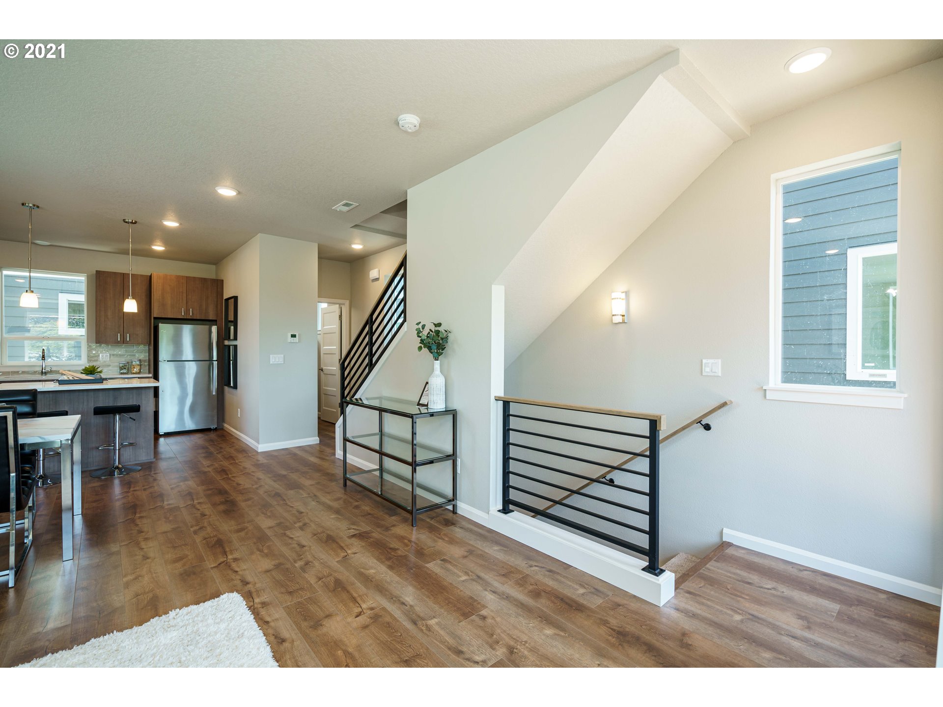 6096 Southeast Woodstock Boulevard Portland, OR 97206 - Photo 9 of 32