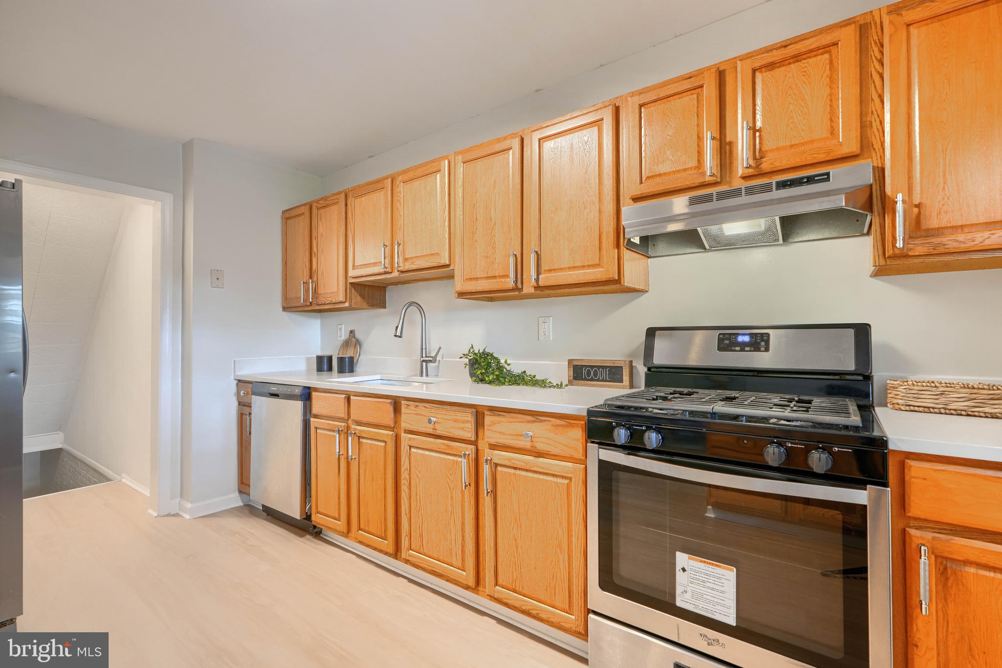 6190 Radecke Avenue Baltimore, MD 21206 - Photo 11 of 39