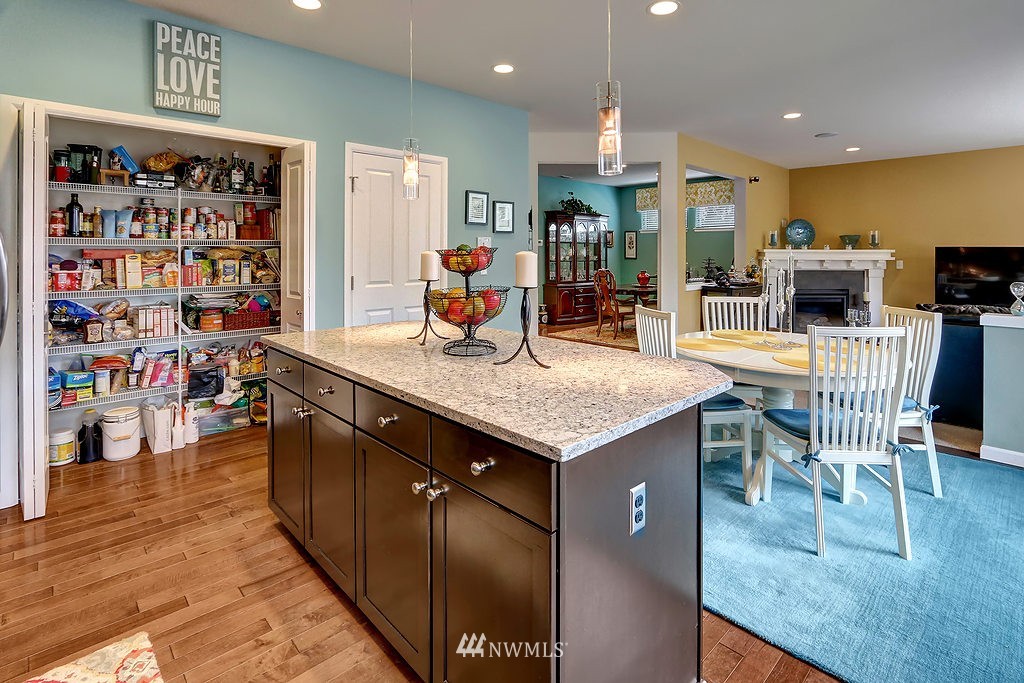 16200 Southeast 138th Place Renton, WA 98059 - Photo 9 of 25 Gallery Image 9