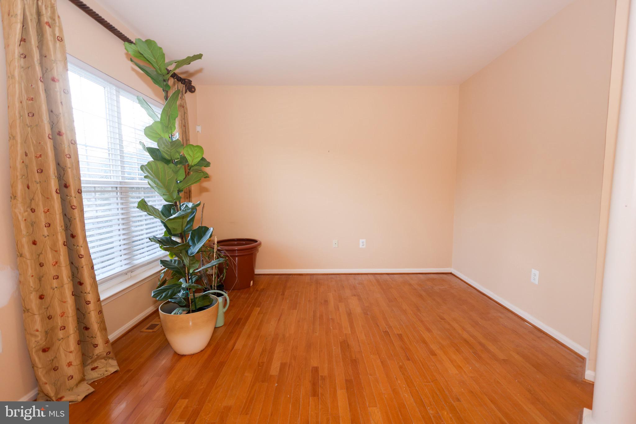 1200 Strausberg Street Accokeek, MD 20607 - Photo 20 of 28 Living Room