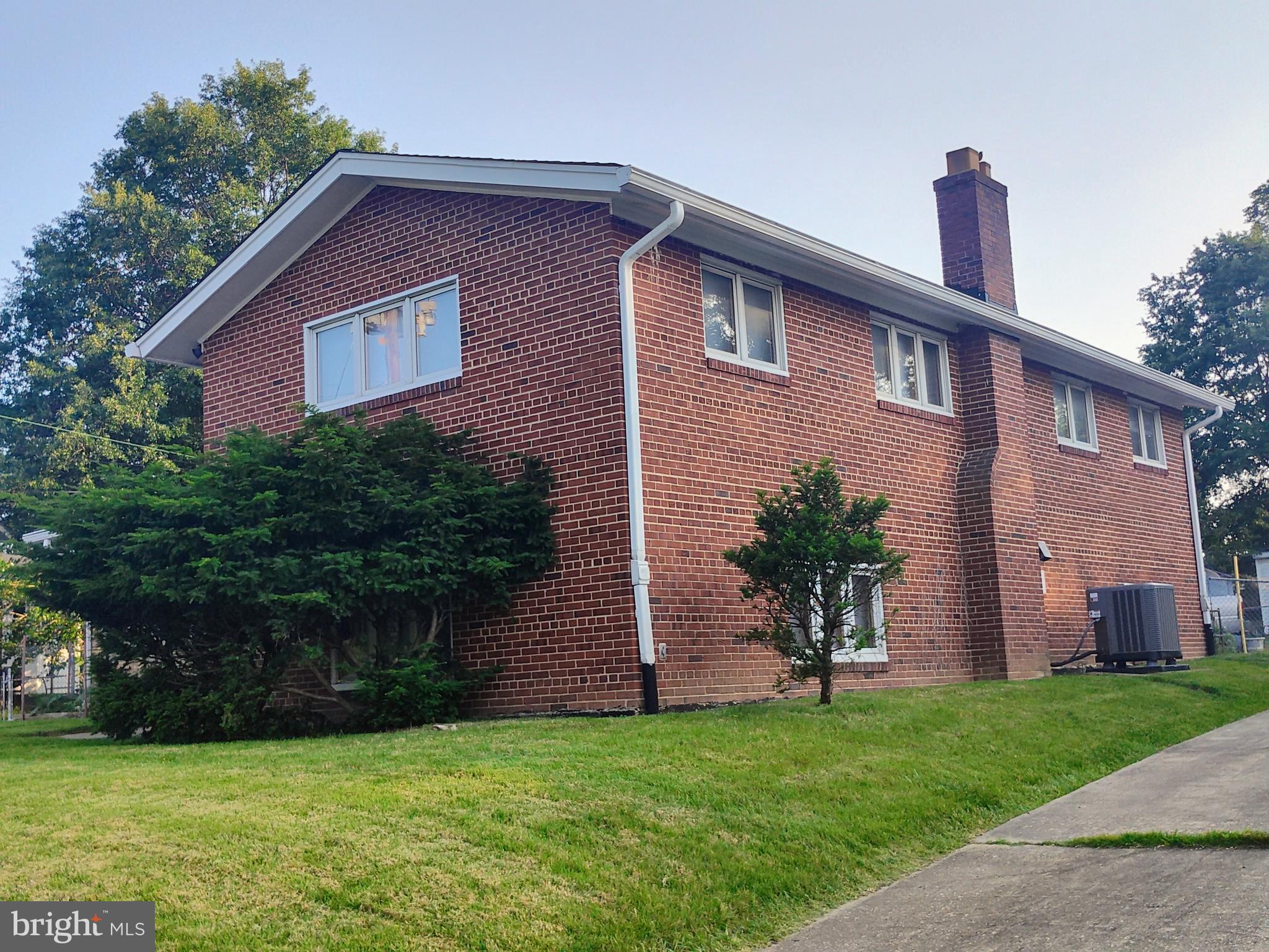 7102 Adelphi Road Hyattsville, MD 20782 - Photo 3 of 25 Gallery Image 3
