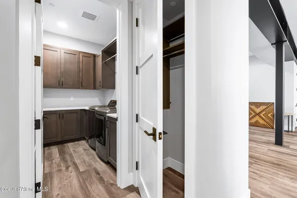 $6,490,000 | 802 Sandpoint Avenue, Unit 8202 & #8201, Sandpoint, ID 83864