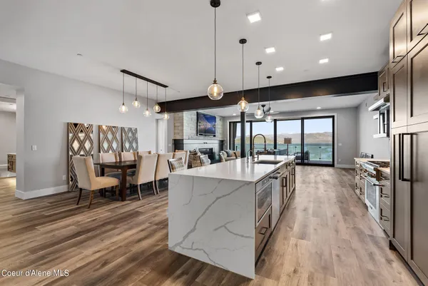 $6,490,000 | 802 Sandpoint Avenue, Unit 8202 & #8201, Sandpoint, ID 83864