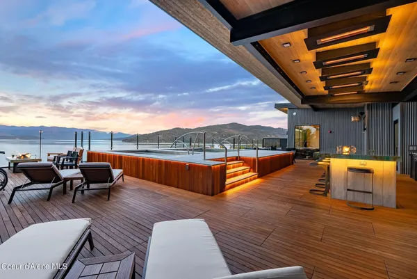 $6,490,000 | 802 Sandpoint Avenue, Unit 8202 & #8201, Sandpoint, ID 83864