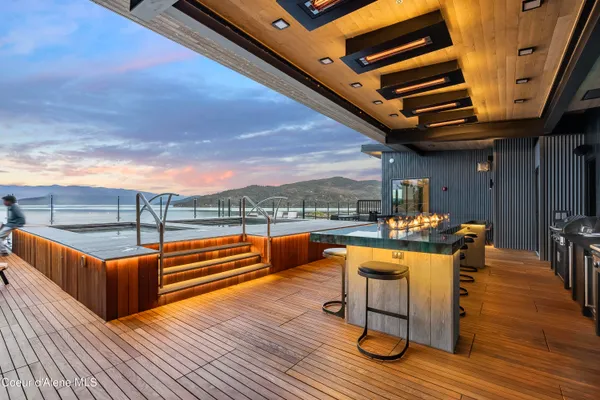 $6,490,000 | 802 Sandpoint Avenue, Unit 8202 & #8201, Sandpoint, ID 83864