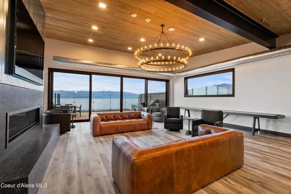 $6,490,000 | 802 Sandpoint Avenue, Unit 8202 & #8201, Sandpoint, ID 83864