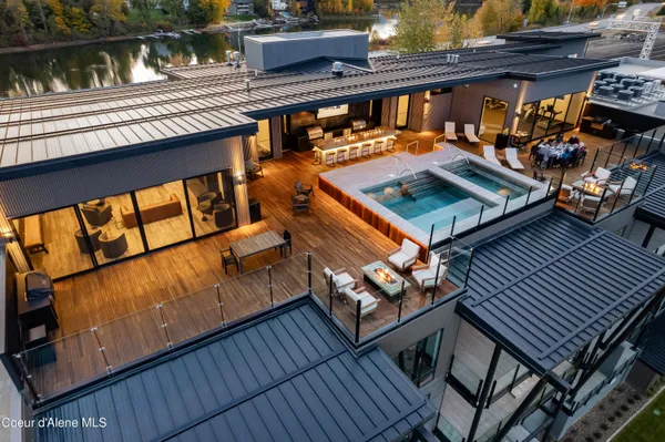 $6,490,000 | 802 Sandpoint Avenue, Unit 8202 & #8201, Sandpoint, ID 83864