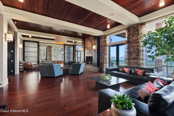 $6,490,000 | 802 Sandpoint Avenue, Unit 8202 & #8201, Sandpoint, ID 83864