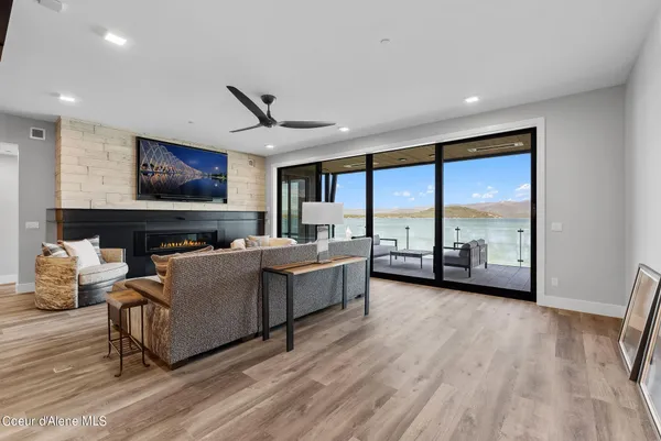 $6,490,000 | 802 Sandpoint Avenue, Unit 8202 & #8201, Sandpoint, ID 83864