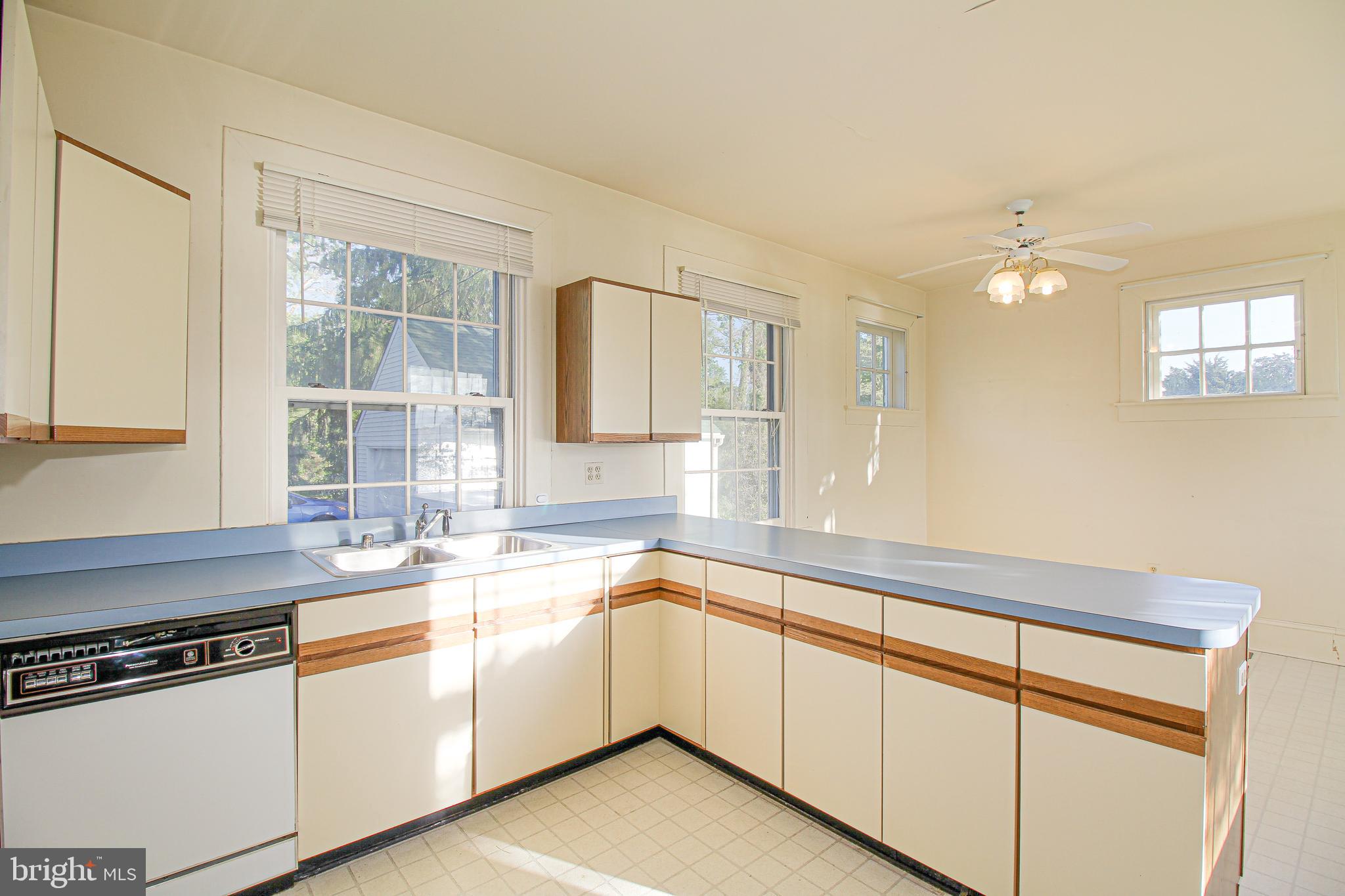 202 Norwood Road Annapolis, MD 21401 - Photo 20 of 56