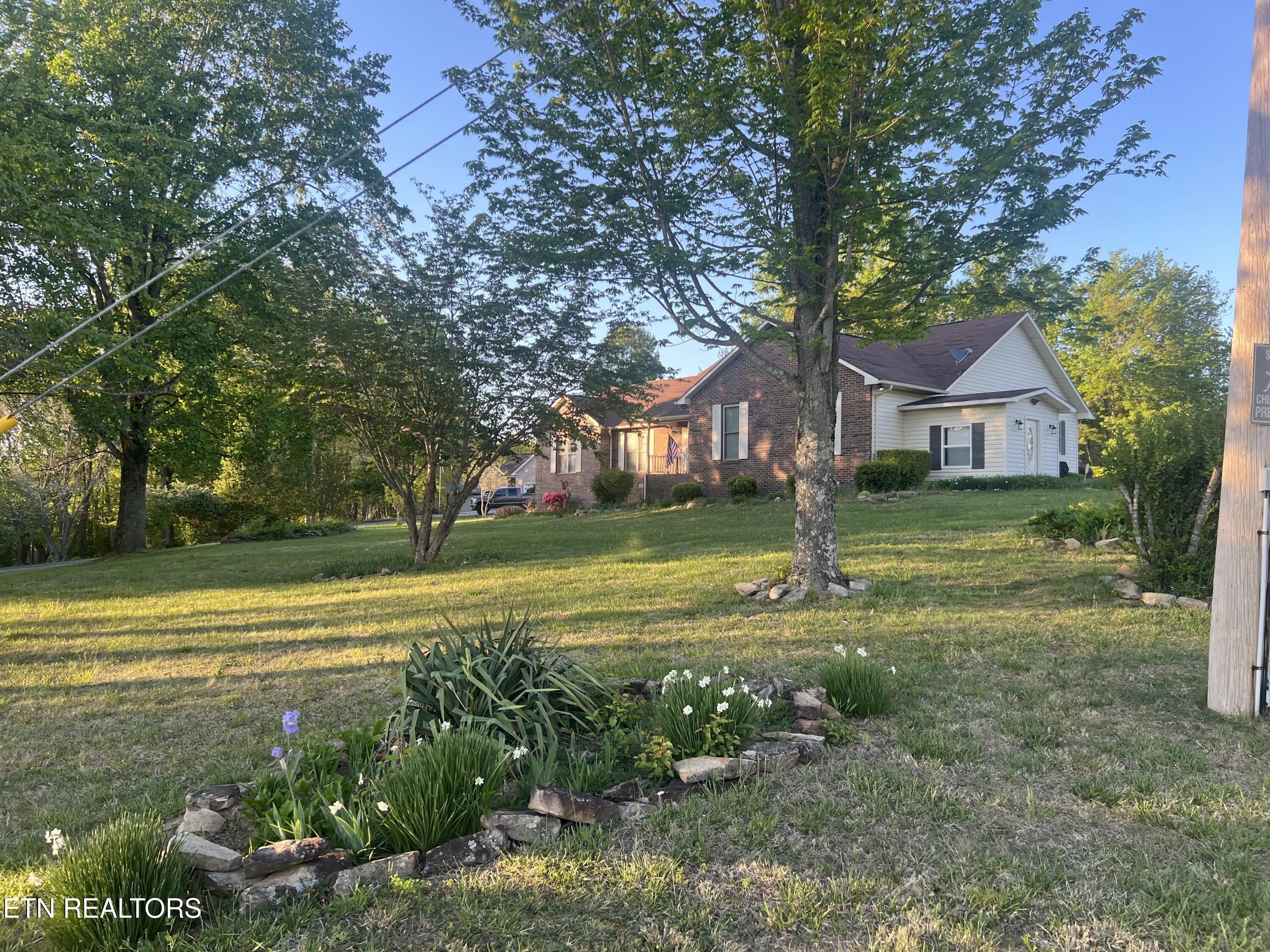 31 Chestnut Oak Road Crossville, TN 38571 - Photo 3 of 41 IMG_4004 (1)