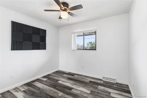 a view of a livingroom with an empty space