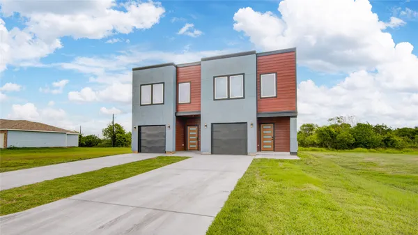 $450,000 | 214-216 South Avenue I, Freeport, TX 77541