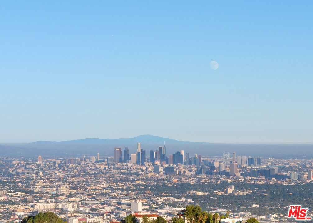 2526 Briarcrest Road Beverly Hills, CA 90210 - Photo 3 of 15 a view of city