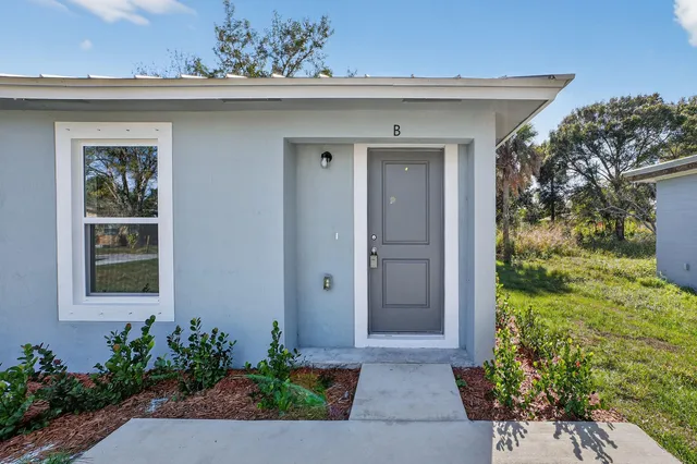 $2,200 | 1115 F Avenue, Unit B, Fort Pierce, FL 34950