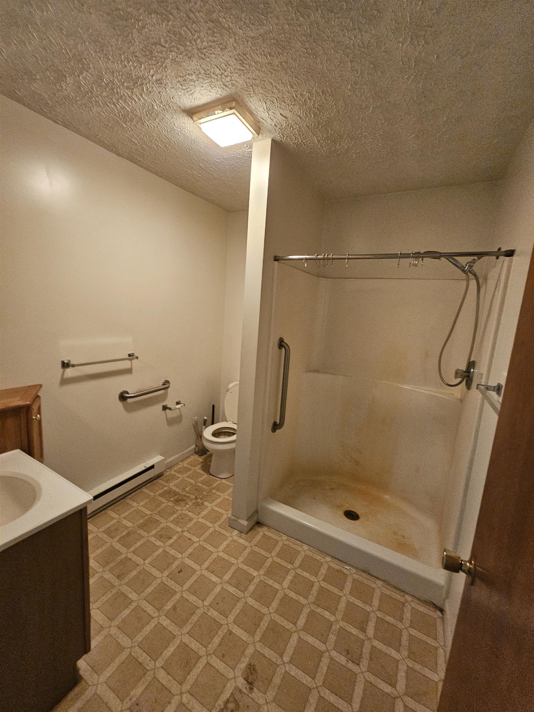 2105 Coles Mountain Road Covington, VA 24426 - Photo 28 of 66 Bath with shower