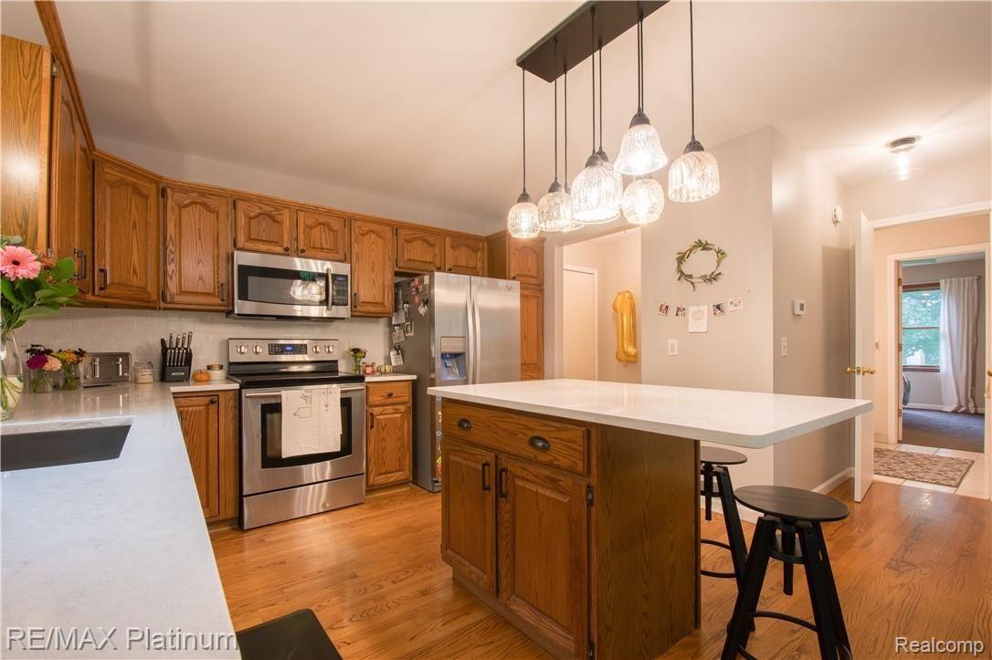 20155 Tipsico Lake Road Holly, MI 48442 - Photo 4 of 34 Kitchen