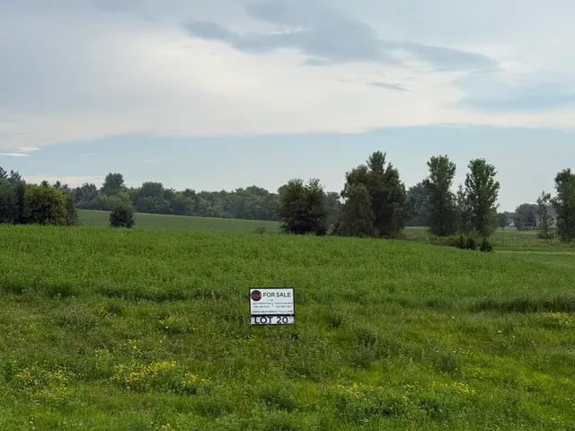 $124,999 | W2371 Gabriel Court, Unit LT19, Oconomowoc, WI 53066