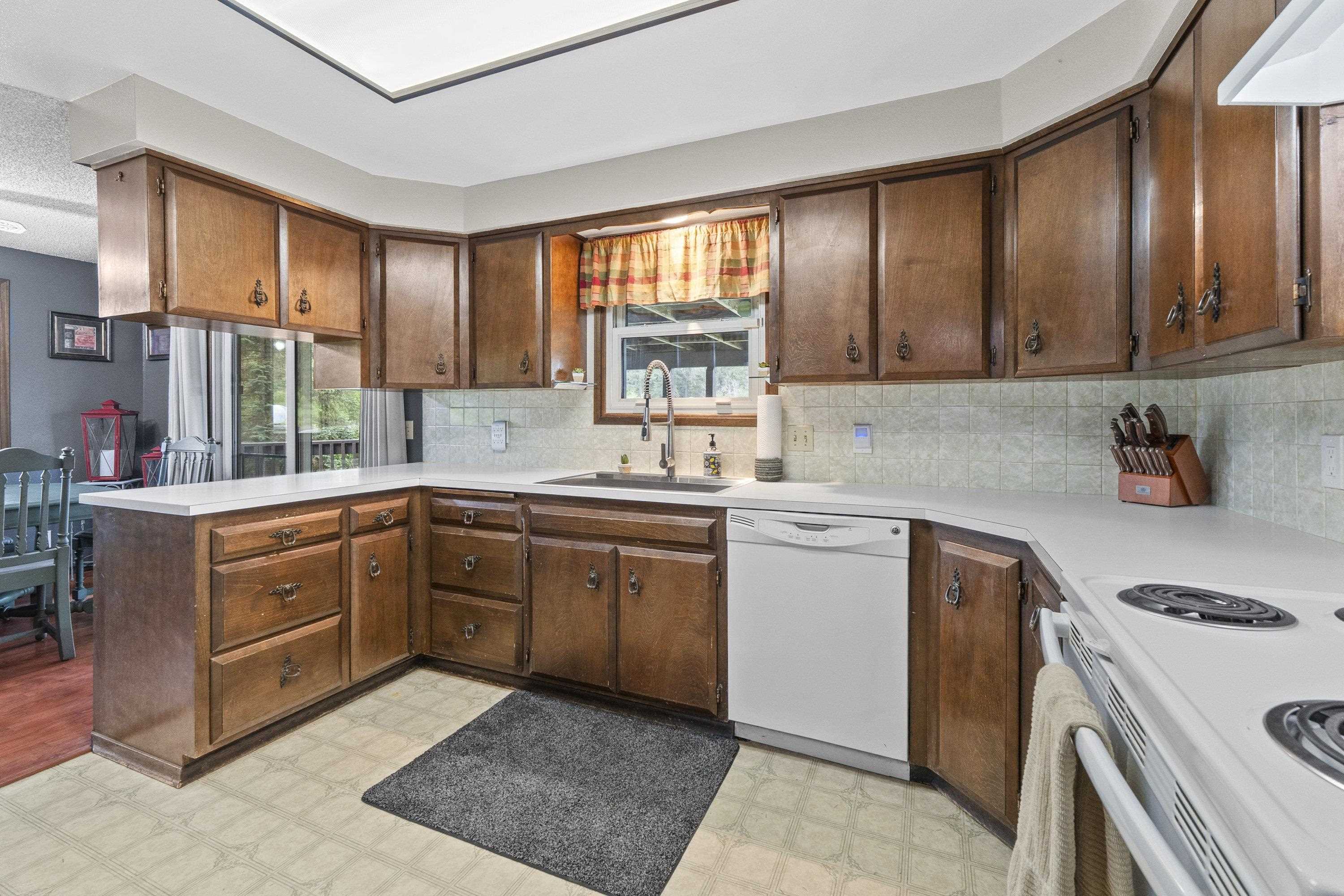 15906 North Forker Road Spokane, WA 99217 - Photo 4 of 48